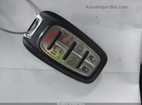2C4RC1GG0PR593835 2023 CHRYSLER PACIFICA Black Vista del salpicadero