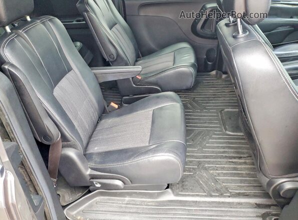 2C4RC1HG5GR113657 2016 CHRYSLER TOWN Charcoal Widok wnętrza z tyłu