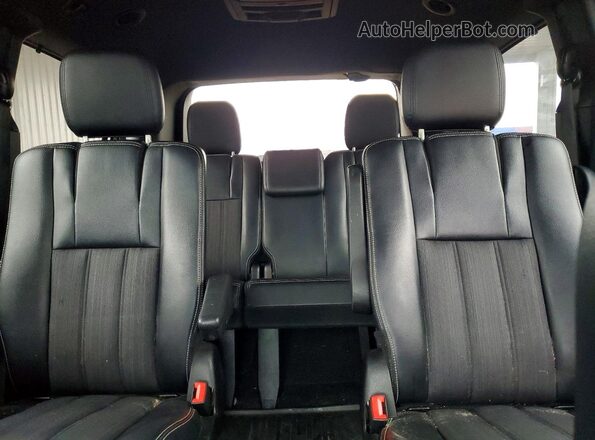 2C4RC1HG5GR113657 2016 CHRYSLER TOWN Charcoal Widok tylnych siedzeń