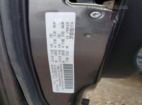 2C4RC1HG5GR113657 2016 CHRYSLER TOWN Charcoal Widok naklejki z numerem VIN