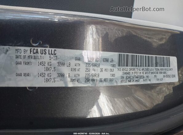 2C4RC1N77HR739930 2017 CHRYSLER PACIFICA Gray Widok komory silnika
