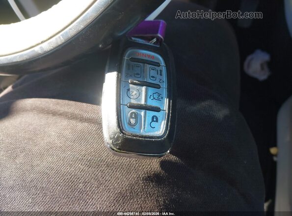 2C4RC1N77HR739930 2017 CHRYSLER PACIFICA Gray Widok deski rozdzielczej