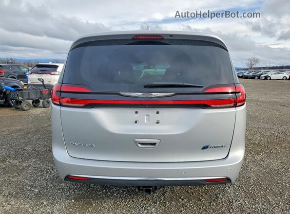 2C4RC1S78NR214245 2022 CHRYSLER PACIFICA Silver Вид ззаду