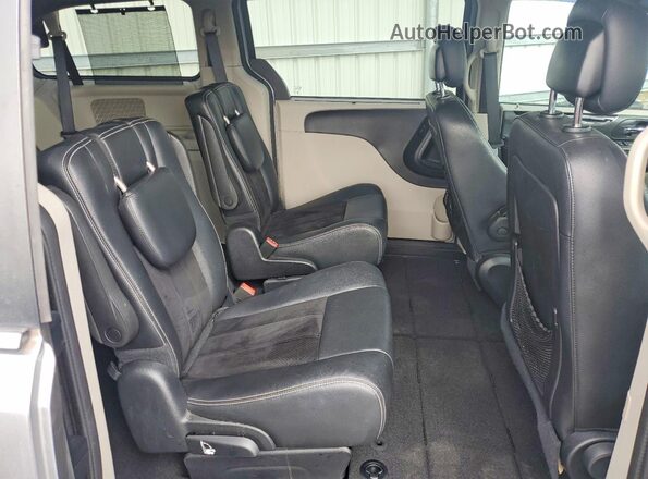 2C4RDGCG8GR335715 2016 DODGE GRAND Silver Rear interior view
