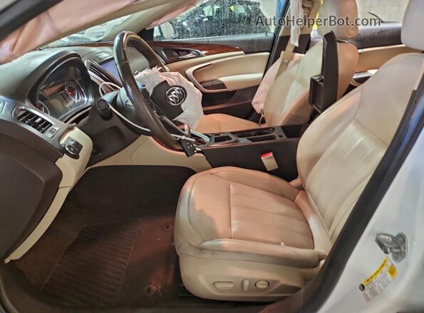 2G4GL5EX8H9194802 2017 BUICK REGAL White Widok wnętrza z przodu