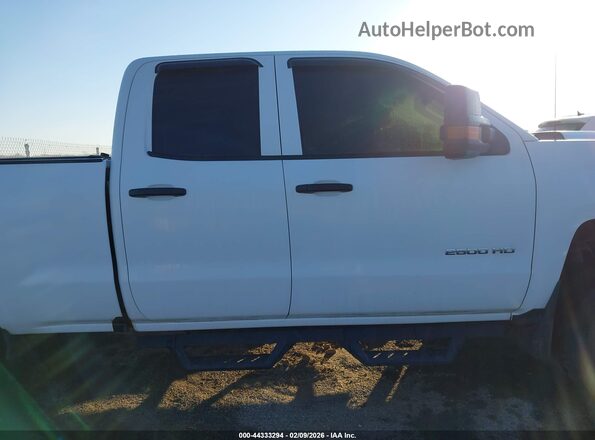 2GC2KREG5K1231920 2019 CHEVROLET SILVERADO White Widok wnętrza z tyłu