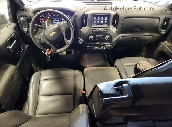 2GC4YLE72R1135712 2024 CHEVROLET SILVERADO Белый Вид панели приборов