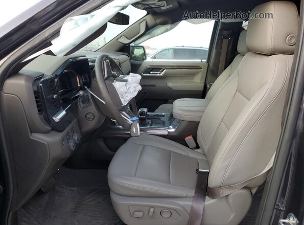 2GCUDGEDXR1199019 2024 CHEVROLET SILVERADO Угольный Вид салона спереди