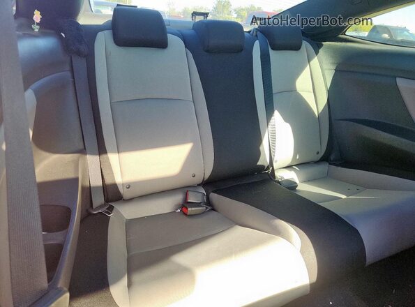 2HGFC3B39JH355340 2018 HONDA CIVIC White Rear seats view