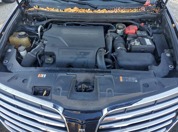 2LMHJ5AT1JBL00619 2018 LINCOLN MKT Black Widok komory silnika