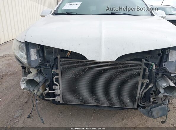 2LMHJ5AT2KBL01358 2019 LINCOLN MKT White Front view