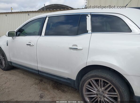 2LMHJ5AT2KBL01358 2019 LINCOLN MKT White 