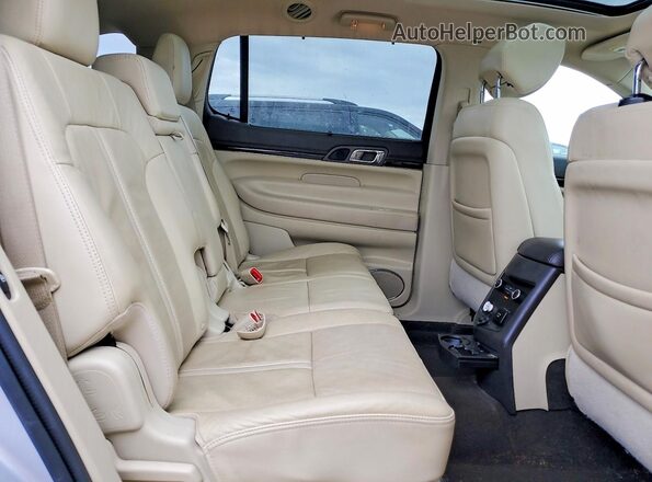 2LMHJ5AT2KBL03935 2019 LINCOLN MKT Silver Սալոնի հետևի տեսք