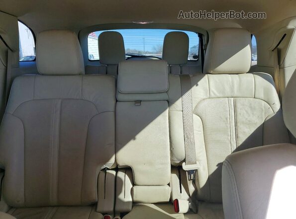 2LMHJ5AT4JBL02137 2018 LINCOLN MKT White Widok tylnych siedzeń