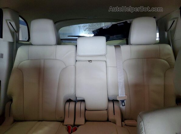 2LMHJ5AT6HBL00836 2017 LINCOLN MKT White Rear seats view
