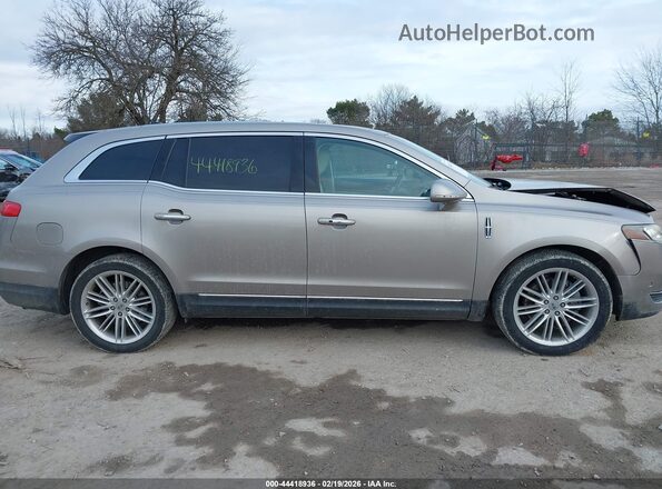 2LMHJ5AT9JBL00352 2018 LINCOLN MKT Бежевый Вид задней части салона