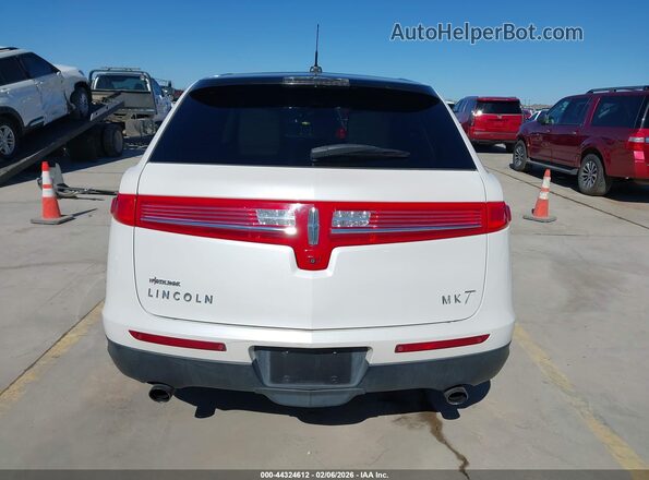 2LMHJ5ATXJBL01221 2018 LINCOLN MKT White 