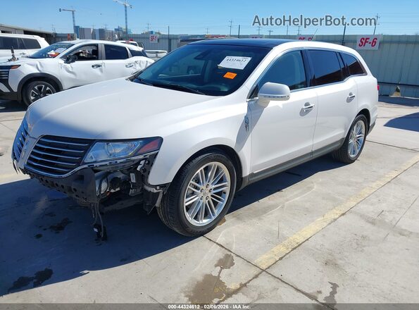 2LMHJ5ATXJBL01221 2018 LINCOLN MKT White Передня ліва чверть