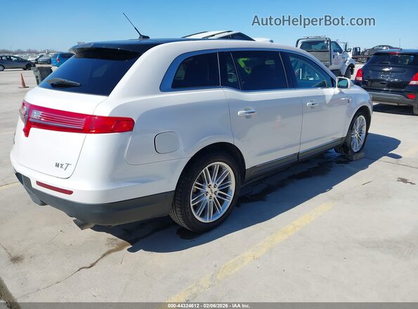 2LMHJ5ATXJBL01221 2018 LINCOLN MKT White Задня права чверть