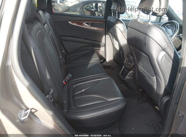 2LMPJ6K91KBL17099 2019 LINCOLN NAUTILUS Champagne 