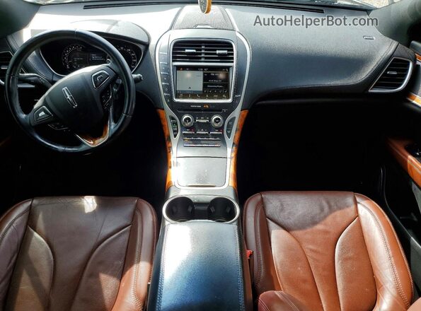 2LMPJ6LR8HBL39477 2017 LINCOLN MKX Gray Vista del salpicadero