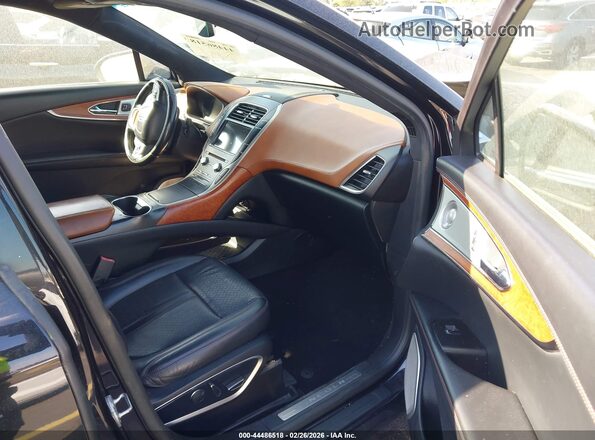 2LMPJ7J92KBL19824 2019 LINCOLN NAUTILUS Black Սալոնի դիմացի տեսք
