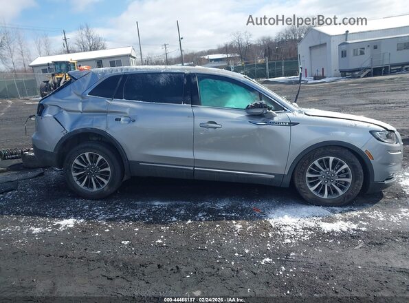 2LMPJ8J95MBL13654 2021 LINCOLN NAUTILUS Gray Widok wnętrza z tyłu