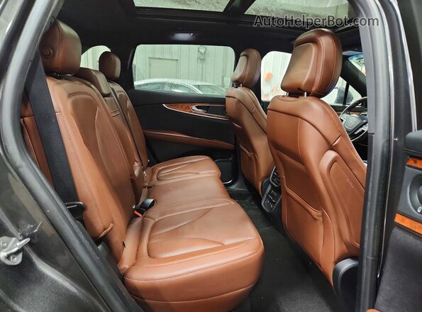 2LMPJ8K94LBL02514 2020 LINCOLN NAUTILUS Gray უკანა სალონის ხედი