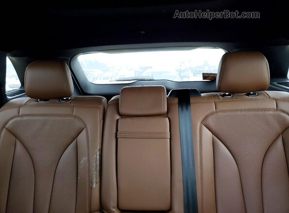 2LMPJ8K94PBL26785 2023 LINCOLN NAUTILUS Gray Rear seats view
