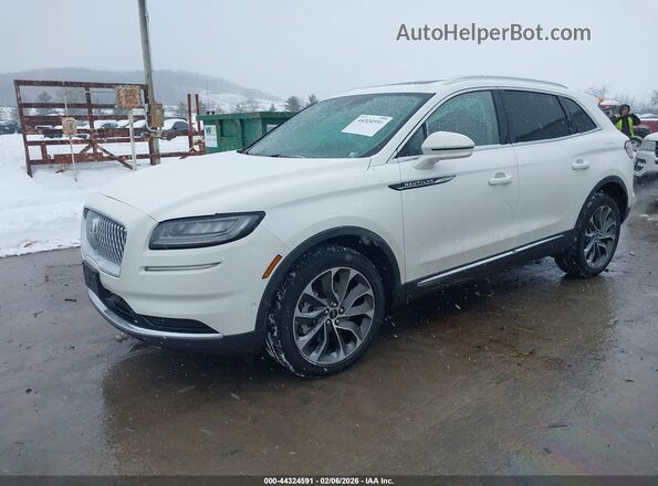 2LMPJ8K9XPBL15029 2023 LINCOLN NAUTILUS White Front left