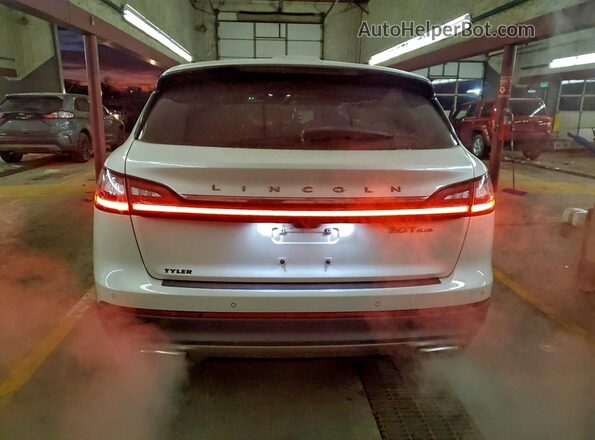 2LMPJ8L93KBL17826 2019 LINCOLN NAUTILUS White 