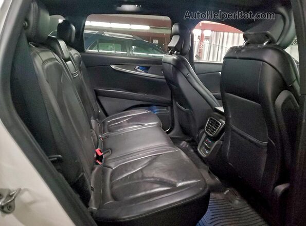 2LMPJ8L93KBL17826 2019 LINCOLN NAUTILUS White 