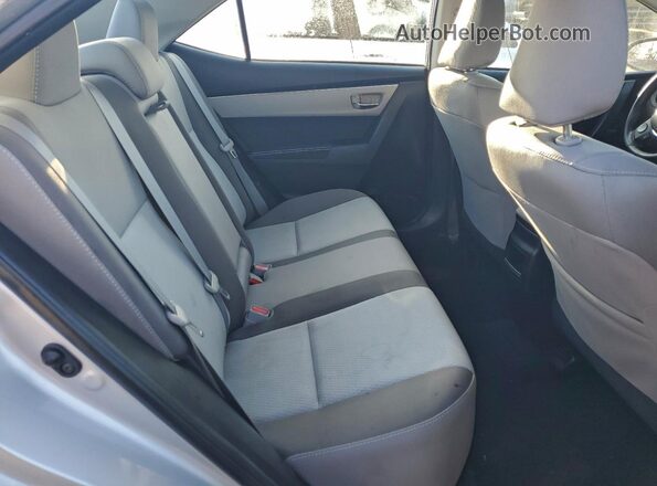 2T1BURHE0JC092865 2018 TOYOTA LL Silver Вид задніх сидінь