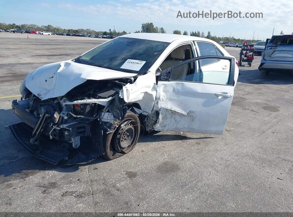2T1BURHE1HC803547 2017 TOYOTA LL White Առջևի ձախ երեք քառորդ տեսարան