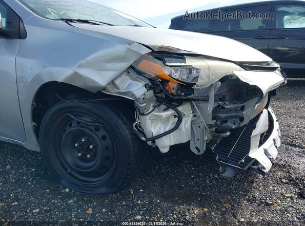 2T1BURHE2JC115062 2018 TOYOTA LL Silver წინა ხედი