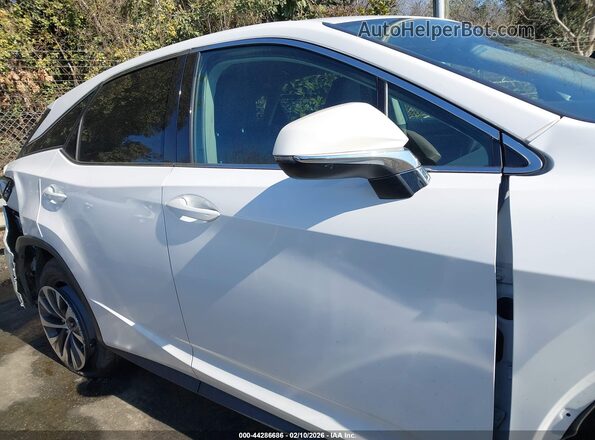 2T2AZMDA6NC362069 2022 LEXUS RX 350 White Widok wnętrza z tyłu