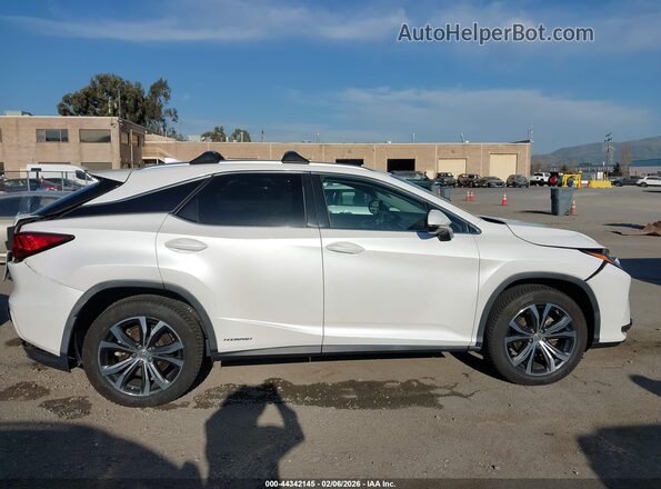 2T2BGMCA2GC006068 2016 LEXUS RX 450H White Widok wnętrza z tyłu