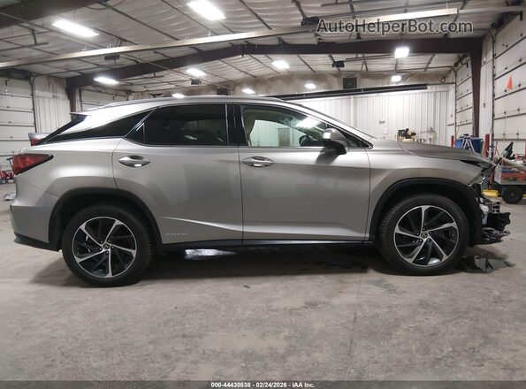 2T2BGMCA5JC020960 2018 LEXUS RX 450H Silver Widok wnętrza 360 stopni