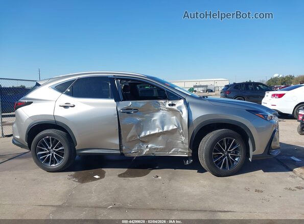 2T2GDCAZ5RC014718 2024 LEXUS NX 250 Gray Vista interior trasera