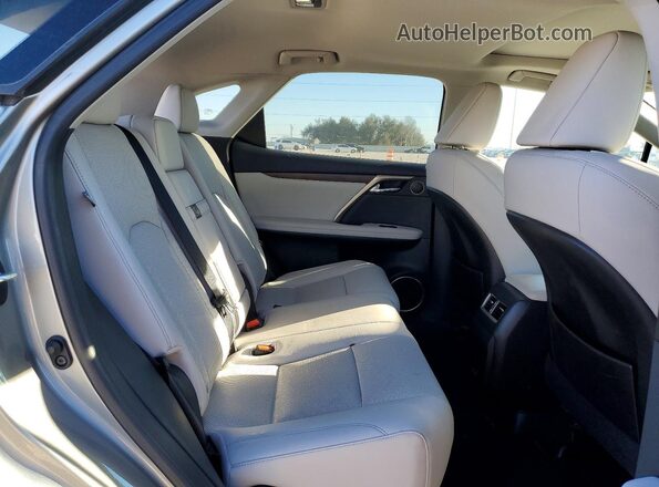 2T2HGMDA1MC069232 2021 LEXUS RX Silver Widok wnętrza z tyłu