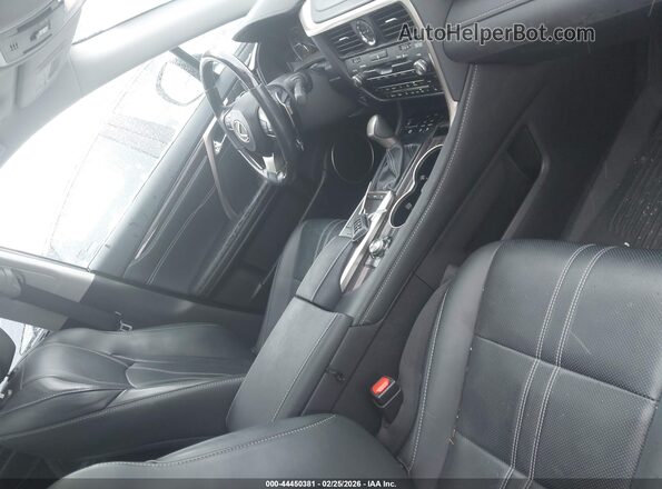 2T2JGMDA0NC084209 2022 LEXUS RX 450H Белый Вид салона спереди