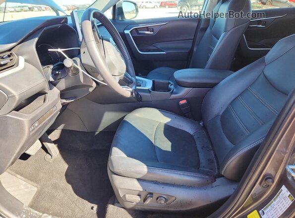 2T3C1RFV1RW330157 2024 TOYOTA LE Gray Вид салону спереду