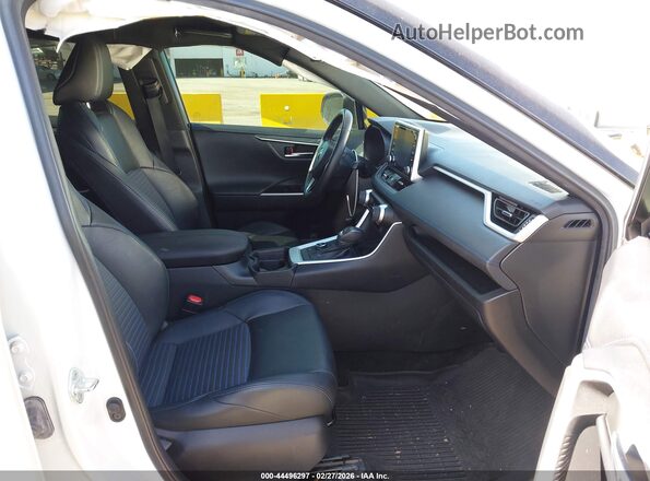 2T3E6RFV7MW004494 2021 TOYOTA RAV4 HYBRID White Front interior view