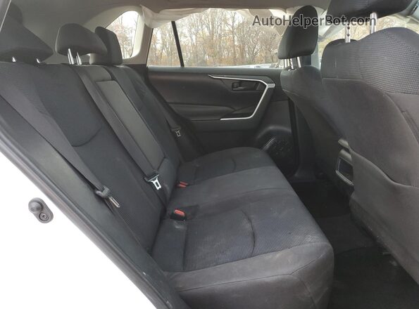 2T3F1RFV1KW027818 2019 TOYOTA LE White 