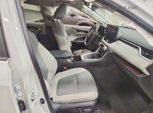 2T3N1RFVXRW450614 2024 TOYOTA LIMITED White Widok wnętrza z przodu