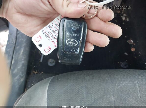 2T3P1RFV3KW016176 2019 TOYOTA LE Silver Widok deski rozdzielczej