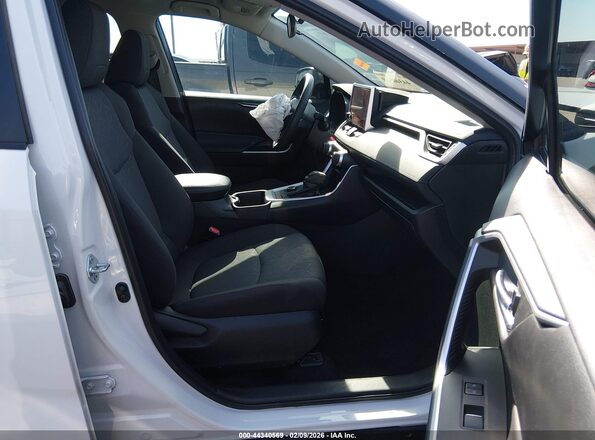 2T3UWRFV3RW215209 2024 TOYOTA RAV4 HYBRID Белый Вид салона спереди