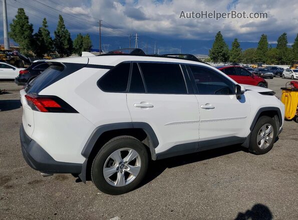 2T3W1RFV3KC023657 2019 TOYOTA LE White Задня права чверть