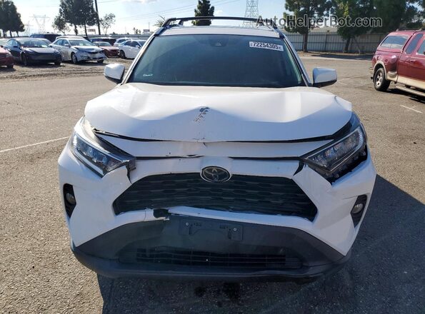 2T3W1RFV3KC023657 2019 TOYOTA LE White Вид спереду