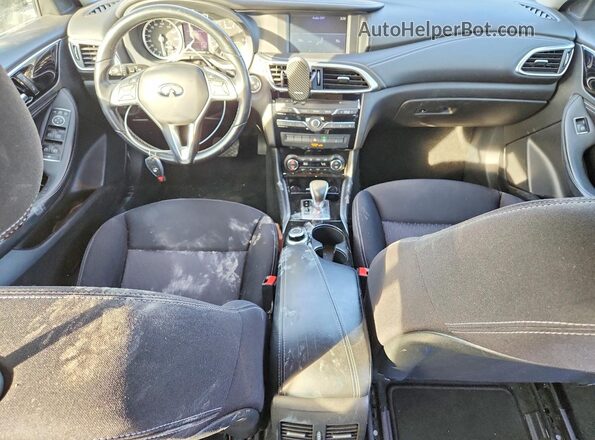 SJKCH5CP8KA008661 2019 INFINITI QX30 Серебряный Вид щитка приборов
